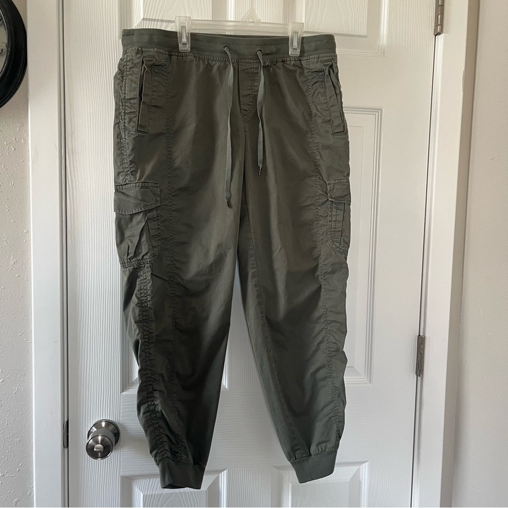 Women’s Eddie Bauer Olive Cargo Jogger Pants